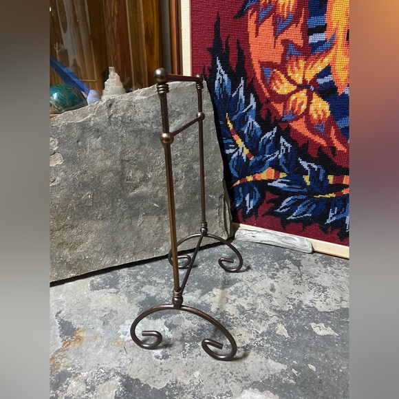 Bronze Toned Metal Jewelry Display Stand - Picture 3 of 5